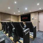 Boston House * Windermere