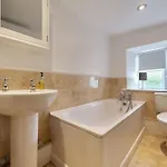 Boston House * Windermere